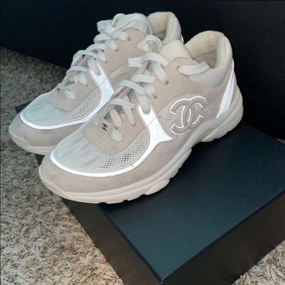 Chanel’s sneakers worn 3 times